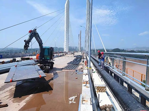 重庆防撞护栏-水土新城大桥安装现场